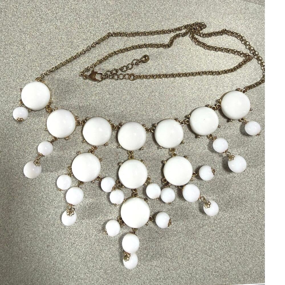 Necklace vintage Bib White bubble round gold tone 14" 31 beads
